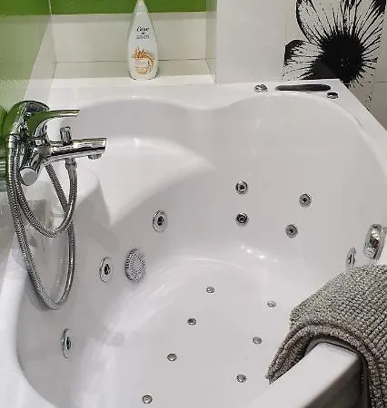 2 Floors, Sauna/jacuzzi, Max 6 People *